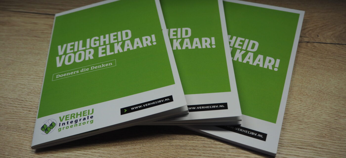 De veiligheidsgids die elke medewerker van Verheij in zijn bezit heeft.